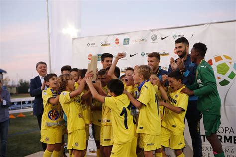 El cuadro español levantó el primer título de su palmarés y además logró la clasificación para la próxima liga de campeones, tras una final que se. El Villarreal, campeón de la Copa Tormes en Santa Marta | El Norte de Castilla