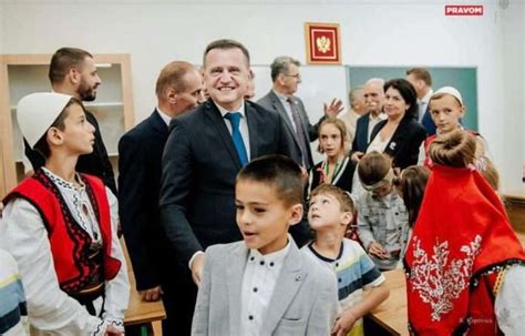 Hapet shkolla e parë shqipe në Rozhajë të Malit të Zi Tetova Sot
