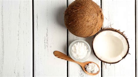 Using coconut oil for your face allows you to draw out toxins, cleanse the skin and lock in the moisture that this great oil offers. 7 Health Benefits of Coconut Oil for Your Skin & Body