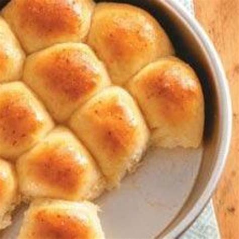 paula deen fluffy yeast rolls 101 simple recipe