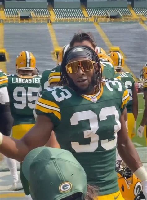 Aaron Jones Back With The Pack Inks 4 Year 48 Million Dollar Deal