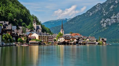 The largest lakes—lying partly in the territory of neighbouring countries—are lake constance (bodensee) in the west and the marshy neusiedler. Auto huren Oostenrijk? Voordelige tarieven op Alamo.nl