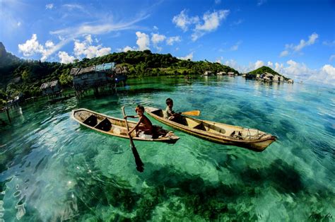 Jump in a boat and take the scenic 30 minute ride from semporna town to bohey dulang, one of the eight islands making up tun sakaran marine park. 5 Pulau Cantik Kurang Popular, Jom! - REMAJA