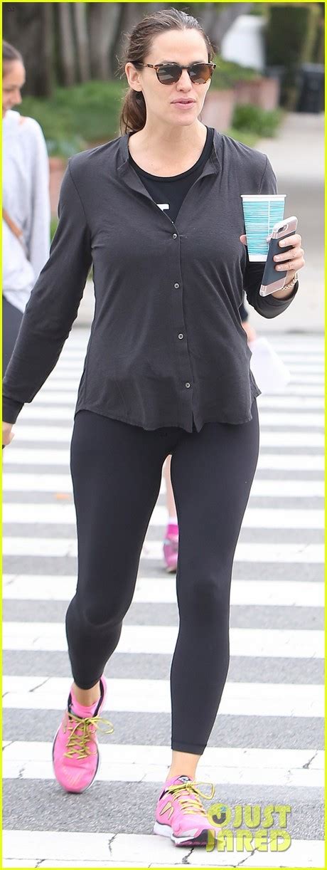 Jennifer Garner Gets Back To Mom Duty After Ben Affleck Moves Out