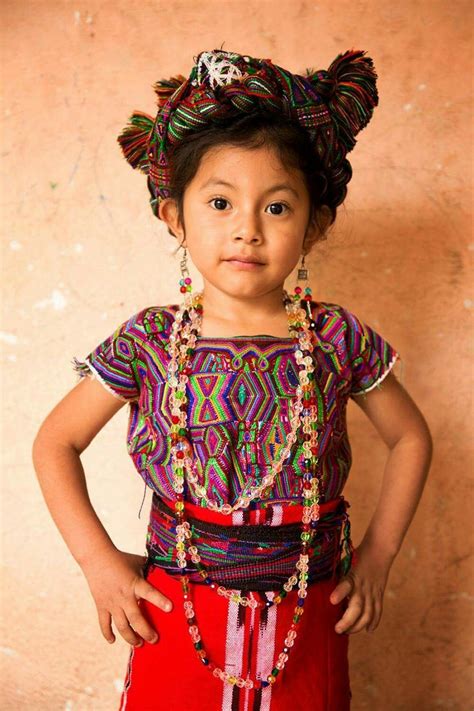Pin By Ana Homar On People Maya Girl Guatemalan Textiles Beauty