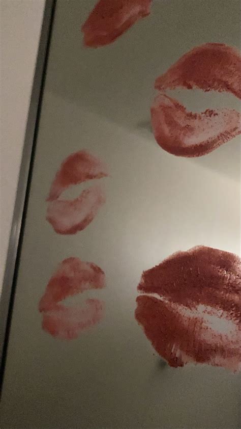 Kiss Mirror Lipstick Lips Beijo De Batom Fotos De Beijos Tudo