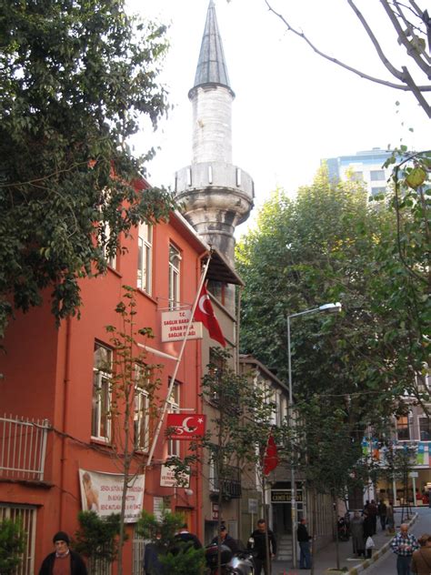 Sanki yedim camii, i̇stanbul'un fatih ilçesinde yer alan, osmanlı döneminden kalma tarihî bir ibadethanedir. Bana caminin adını söyle sana hikâyesini anlatayım | Ayfer ...