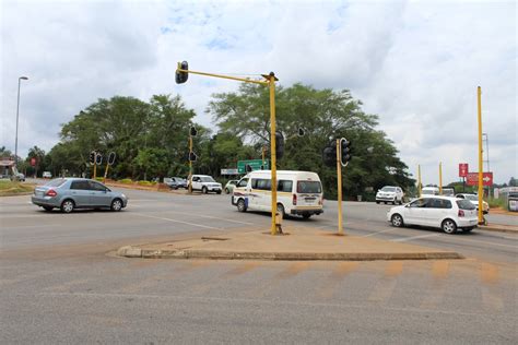 Tzaneen Traffic Lights Still Down At Lifestyle Centre Crossing