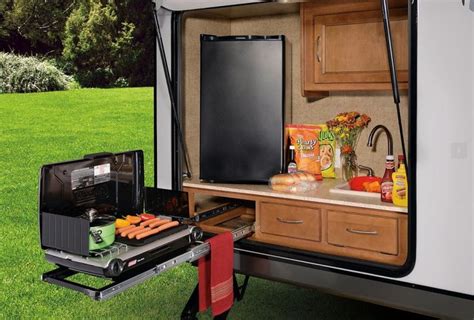 10 Amazing Rvs Outdoor Entertaining And Kitchens Outdoor Camping