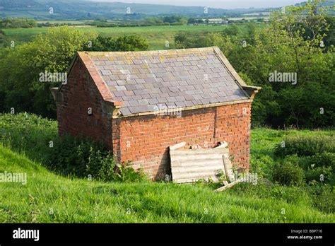 An Old Farm Building In North Yorkshire England Uk Stock Photo Alamy