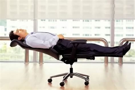 Best standing desk office chair. Why a Good Office Chair Prevents Stress on Your Body ...