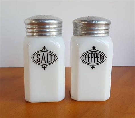 Hazel Atlas Black Badge Salt Pepper Vintage Range Shakers Etsy