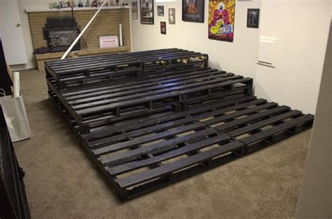 Turn Pallets Into Comfortable Seating For Your Theater Room Useful