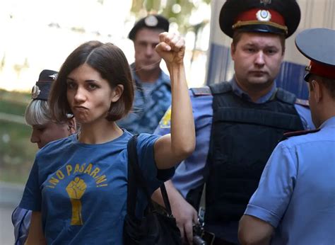 Nadya Tolokonnikova Pussy Riot “espero Que Putin Morra Em Breve”