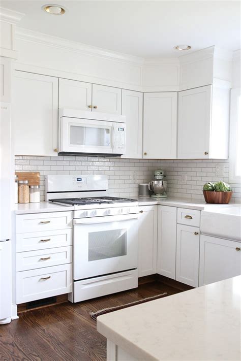Who could have predicted that quarantine cooking would become a thing in 2020? Bright White Kitchen (With images) | Kitchen remodel cost ...