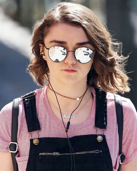 Pin By Nativedocj On Beautiful Women In Art And Life Maisie Williams