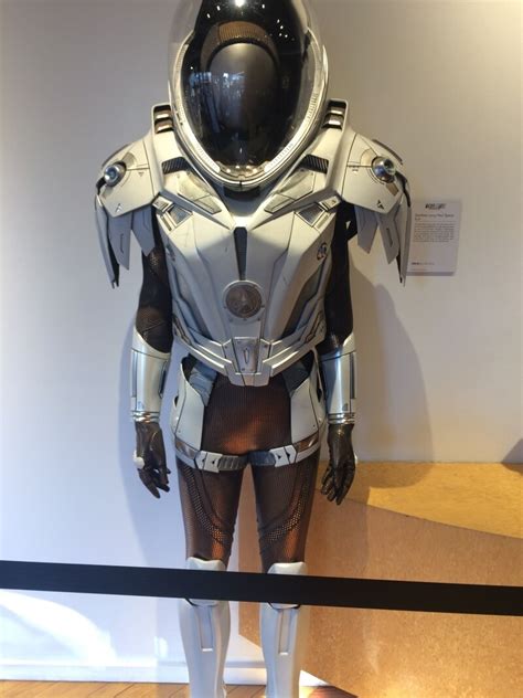 Sdcc 2017 Star Trek Discovery Costumes And Props On Display