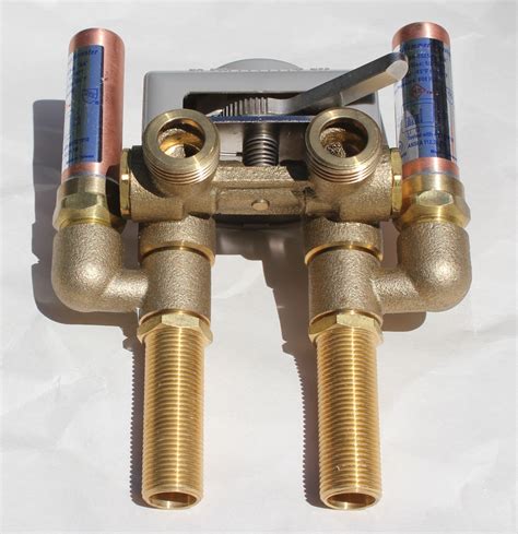 Watts Automatic Water Heater Shut Off Valve - Watts Floodsafe Auto-Shut Off Connector