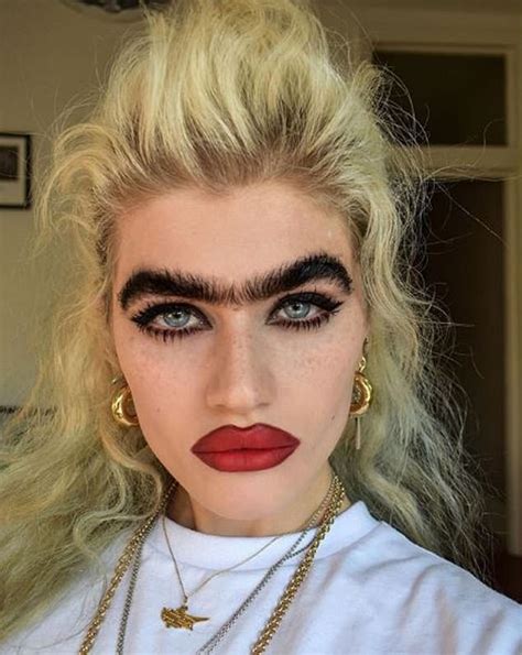 Model Shows Off Her Unibrow On Instagram Daily Mail Online Get