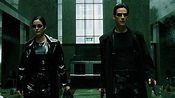 'Matrix 4': Trinity leva Neo 'na garupa' da moto em vídeo do set ...