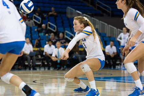 Ucla Womens Volleyball Takes Down Arizona In Four Sets Daily Bruin