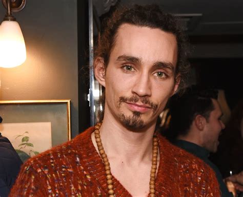 Is Robert Sheehan Gay What Is His Sexuality Robert Sheehan