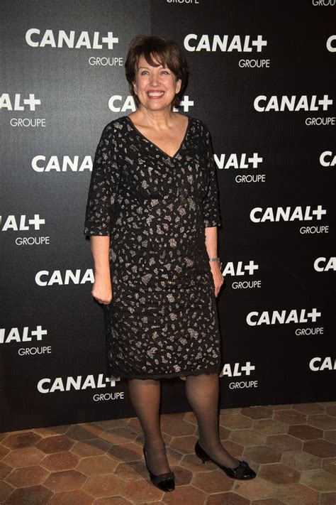 Dans un long message publié sur instagram le 23 mars, l'acteur reda kateb, découvert dans le film un prophète aux côtés de tahar rahim, apostrophe roselyne bachelot et l'attaque sur son penchant pour la lumière et les paillettes du showbiz, illustrant ses propos d'une photo de la façade du théâtre. Roselyne Bachelot ingérable sur D8