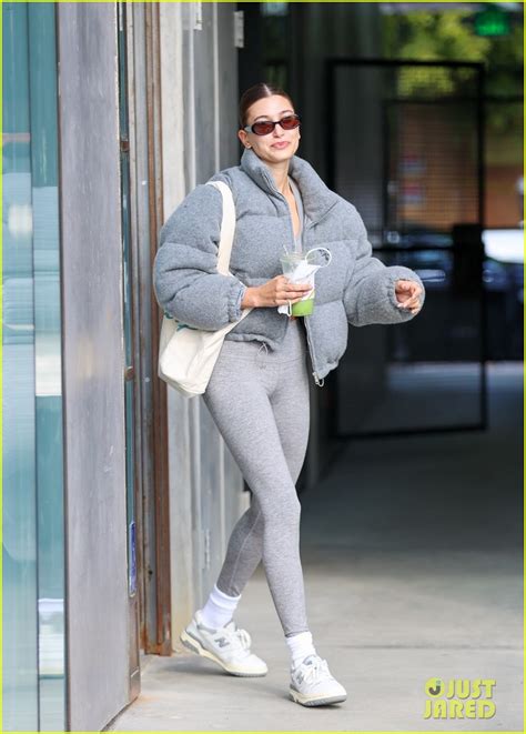 Hailey Bieber Bella Hadid Kick Off Their Weekend With Pilates Class