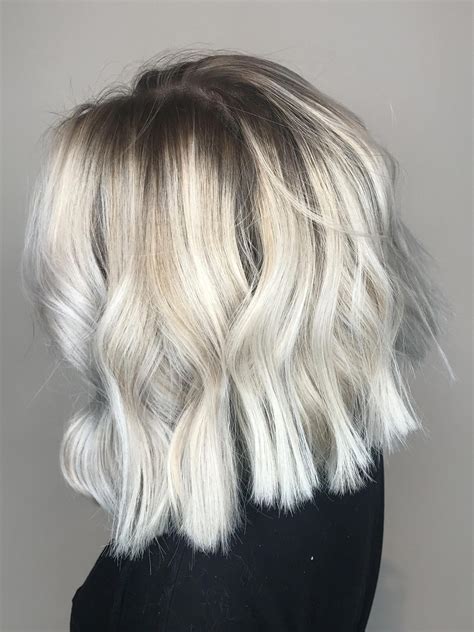 Icy Blonde Balayage Short Blunt Bob Forblondesmakeupideas Icy Blonde