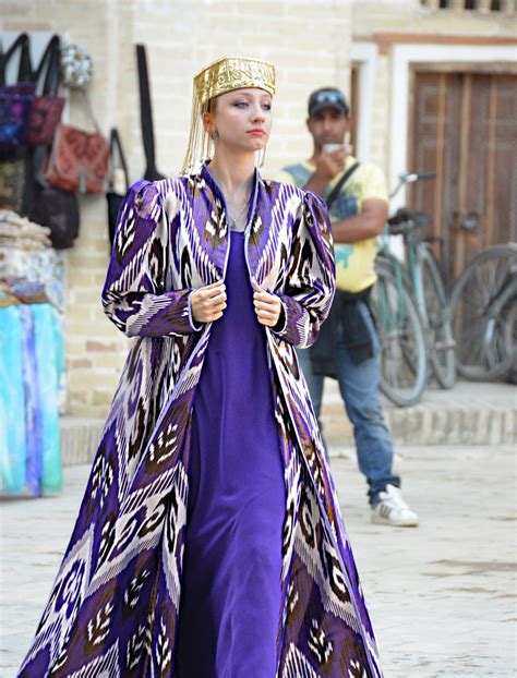 Uzbek Costume 57 Photos National Outfit Of Uzbekistan Female Models And For Girls