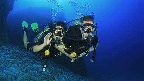 Can You Go Scuba Diving Without Certification Memugaa