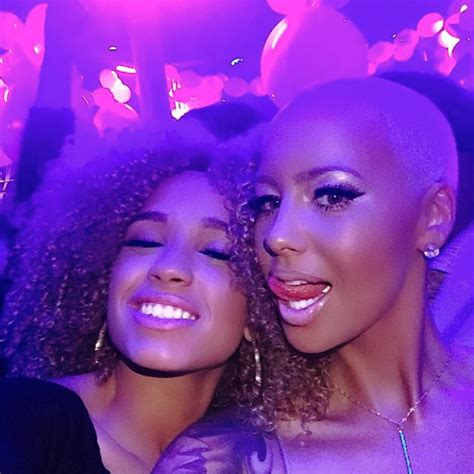 Amber Rose Shares Photos Of Her Flawless Backside In Miami And More 1011 The Wiz