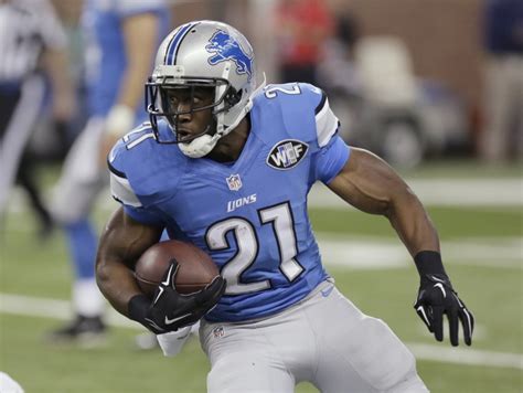 In 2017, nfl player reggie bush announced he was retiring after spending more than a decade with the organization. Detroit Lions release former USC standout Reggie Bush ...
