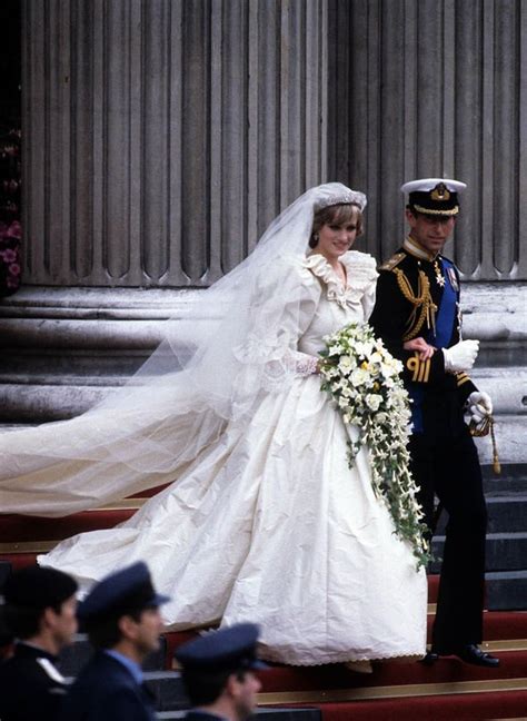 The couple arrived separately and departed together by a carriage ride through the streets of. Princess Diana and Prince Charles romance: How old was ...