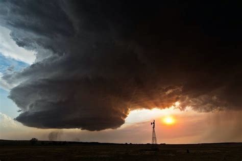 Supercell Thunderstorms Are Dangerously Beautiful 17 Photos