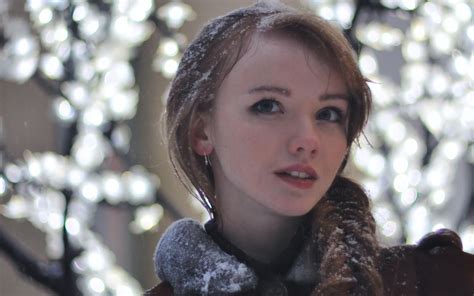 Olesya Kharitonova Women Redhead Blue Eyes Snow Model Winter Face Cold