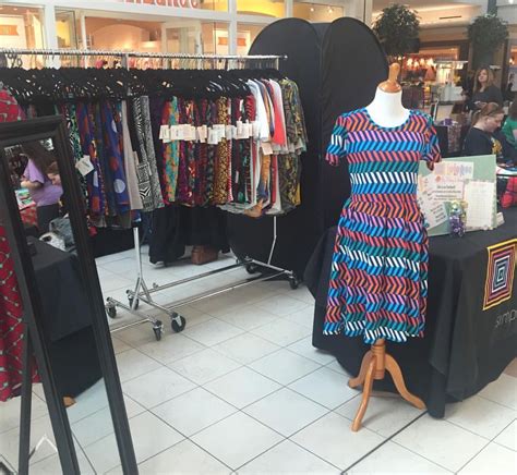 Pop Up Inside A Mall Clothing Booth Display Vendor Booth Display