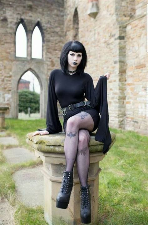 Pin By 🎃🖤 Alma Perdida On Gothic World Hot Goth Girls Gothic Fashion