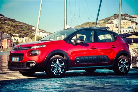 Nuova Citroen C3 Gpl La Vettura Passeggia Nella Bellissima Ponza