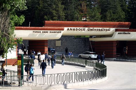 Anadolu üniversitesi, eskişehir'de yer alan devlet üniversitesidir. GOP TURKI 2012: Why Anadolu University?