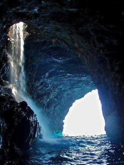 Sea Cave Waterfall In Kauai Hawaii Places To Travel Places To Visit
