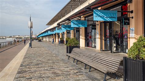 Ferienwohnung Einkaufszentrum Quai des Marques Ferienhäuser mehr