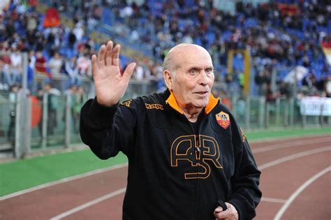 Giornalista professionista, conduce il programma dedicato alla champions league su facebook is showing information to help you better understand the purpose of a page. Addio a Giorgio Rossi, storico massaggiatore ...