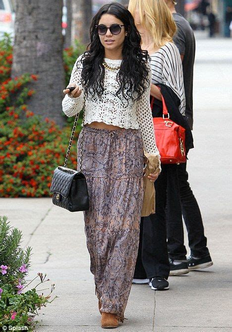 That S Very Daring Vanessa Hudgens Bares Her Midriff In A Cropped Top As She Meets Boyfriend