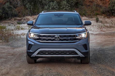 Wheelbase remains the same, as do powertrains, but the body and interior see key alterations. 2020 Volkswagen Atlas Cross Sport: Review, Trims, Specs ...