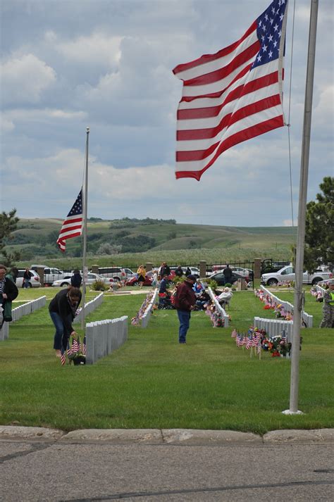 Memorial Day 2017 047 Visitors Pay Their Respects Before T Flickr