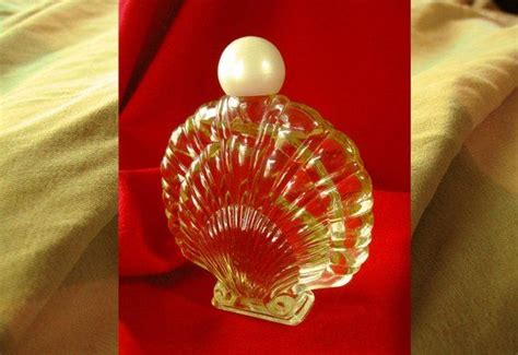 Vintage Avon Shell Shaped Skin So Soft Bottle With Pearl Cap 1990