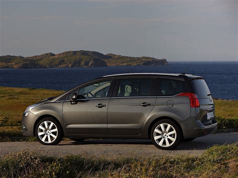 Encuentra peugeot 5008 usados desde peugeot 5008 año 2013 station wagon vidrio panorámico cristalizado 64606 km contacto al. PEUGEOT 5008 specs & photos - 2009, 2010, 2011, 2012, 2013 ...