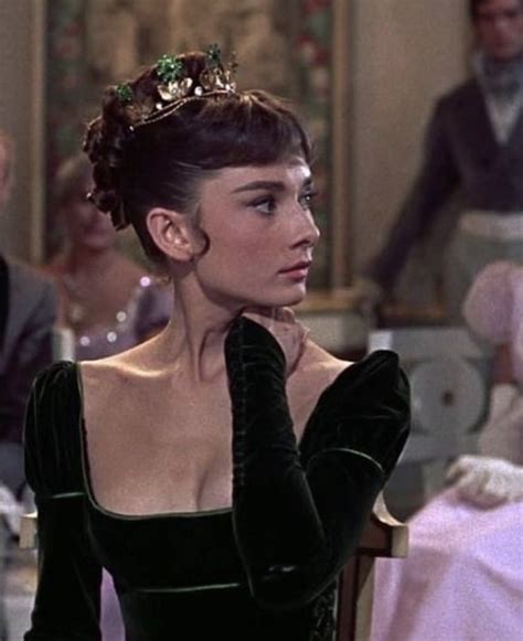 𝑉𝑒𝑒ﾟ༅｡ On Twitter In 2022 Audrey Hepburn Photos Aubrey Hepburn