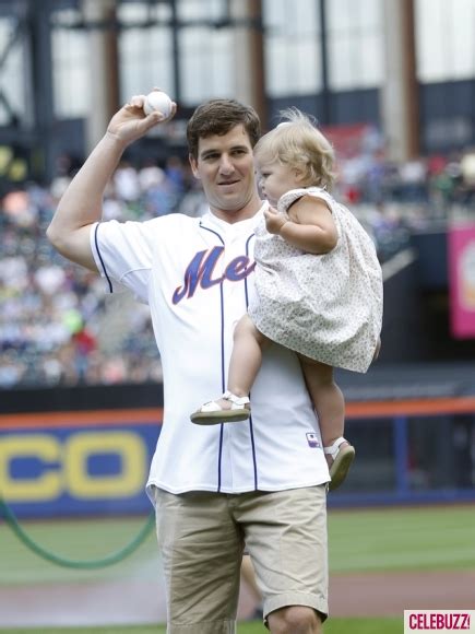 Nwk To Mia Eli Manning And Daughter Ava Celebrate Fathers Day